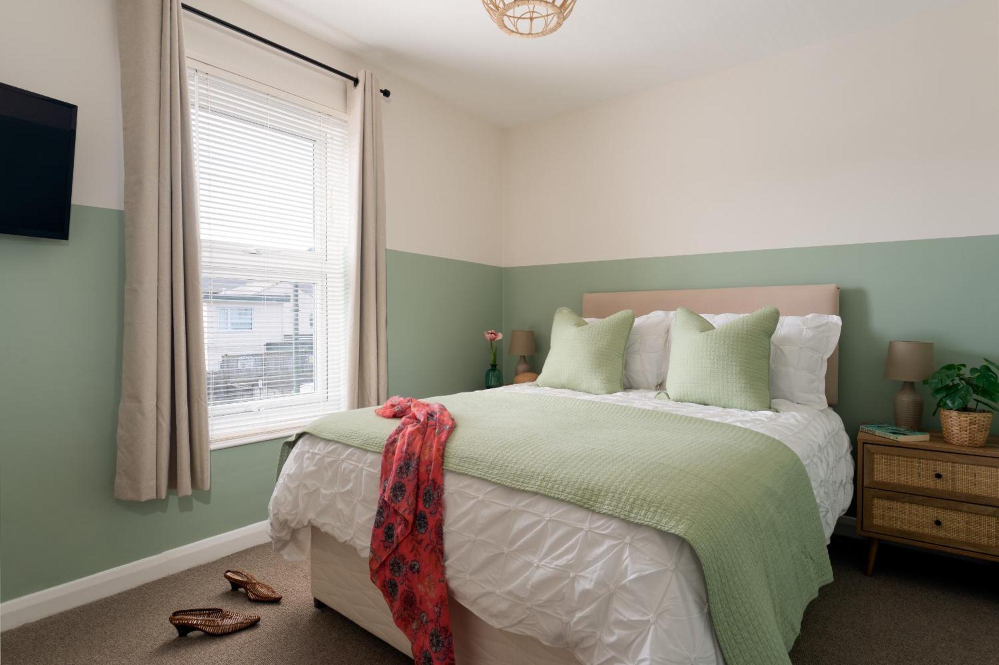 Lawsons Place - Family-Friendly Apartment With Parking On Babbacombe Downs In Torquay Exterior photo